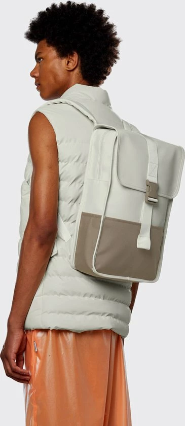 Beste Verkoop ❤️ Rains Buckle Rugzak 16 Liter - Fossil ✨ 8 Beste Verkoop ❤️ Rains Buckle Rugzak 16 Liter - Fossil ✨ - Afbeelding 6