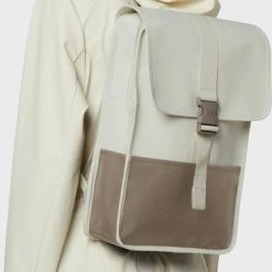 Beste Verkoop ❤️ Rains Buckle Rugzak 16 Liter - Fossil ✨ 9 Beste Verkoop ❤️ Rains Buckle Rugzak 16 Liter - Fossil ✨ -Samsonite Winkel 366x840 2