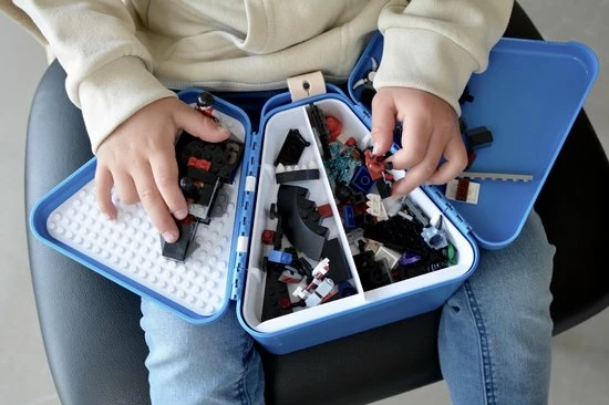 Beste Verkoop π Trunki: TEEBEE Terrance Blauw - Kids Travel Toy Box, Bevat Een Leuk Activiteitenboekje, Kleurpotloden En Stickers, In Doos 15,5x18x18cm, 3+ β 7 Beste Verkoop π Trunki: TEEBEE Terrance Blauw - Kids Travel Toy Box, Bevat Een Leuk Activiteitenboekje, Kleurpotloden En Stickers, In Doos 15,5x18x18cm, 3+ β - Afbeelding 5