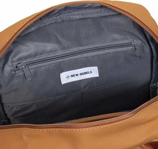 Uitgang 🔥 New Rebels® Harper - Rugtas - Bruin - Waterbestendig - 13.313121087 - 9L - 28x8x38cm - Rugzak / 🎒 Backpack 🔔 7 Uitgang 🔥 New Rebels® Harper - Rugtas - Bruin - Waterbestendig - 13.313121087 - 9L - 28x8x38cm - Rugzak / 🎒 Backpack 🔔 - Afbeelding 5