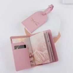 Beste Pirce 🌟 Sales Club™ Premium Lederen Paspoorthoes Met Bagagelabel - Paspoorthouder - Paspoort Protector With Luggage Tag - Roze 😀 -Samsonite Winkel 550x550 594