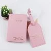 Beste Pirce 🌟 Sales Club™ Premium Lederen Paspoorthoes Met Bagagelabel - Paspoorthouder - Paspoort Protector With Luggage Tag - Roze 😀